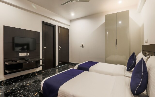 OYO 24269 Silverkey Medanta Sec 38
