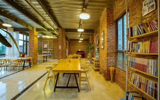 Zhigao Academy Homestay (Lingnan Normal University Chikan Old Street Scenic Area) – Restaurant – Zhanjiang