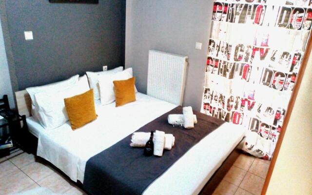 Bright Apartment 40 sqm Port of Piraeus OLP