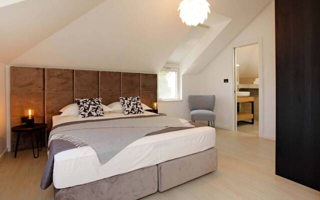 Beachfront villa Senses for 12 in Milna