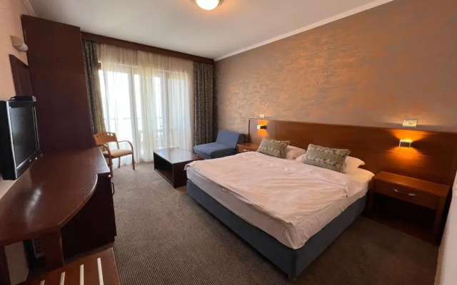 Hotel Millennium
