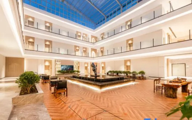 Echarm Hotel ((Near Songzanlin Monastery, Shangri-La)