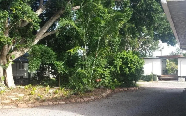 Bushchooks Travellers Village