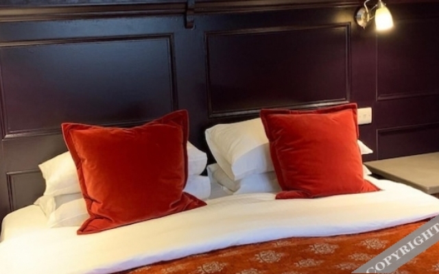 The Lodge at Hemingford Grey House