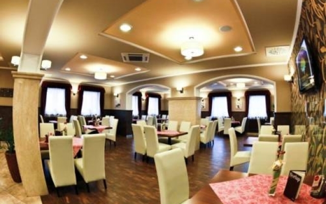 Corvin Pension And Restaurant