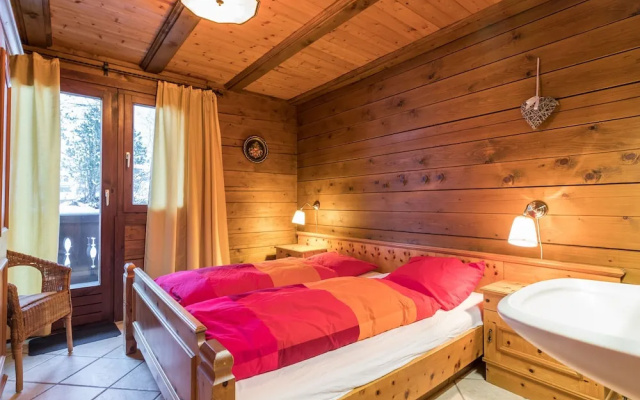 Spacious Chalet With Terrace, Fireplace, Ski Storage, Garden