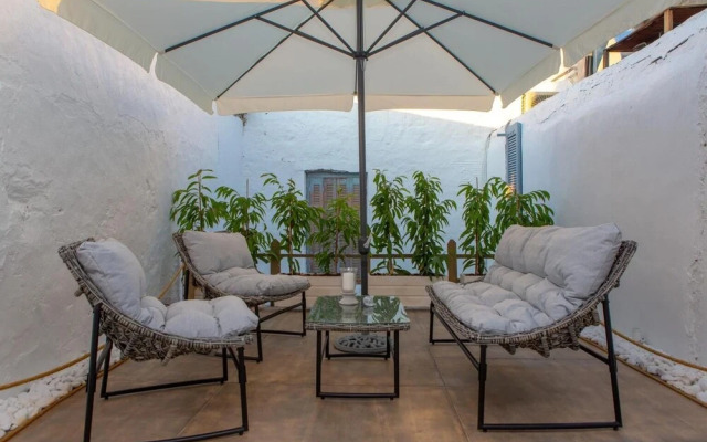 Naxos Riviera Suites