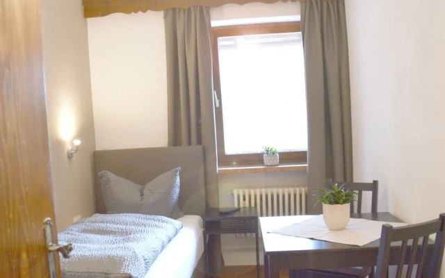 Pension Almhof Baumgarten
