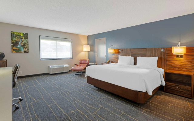 The Lux Hotel & Conference Center, an Ascend Collection Hotel