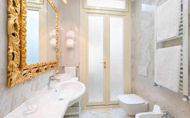 Canal View San Marco Luxury Rooms