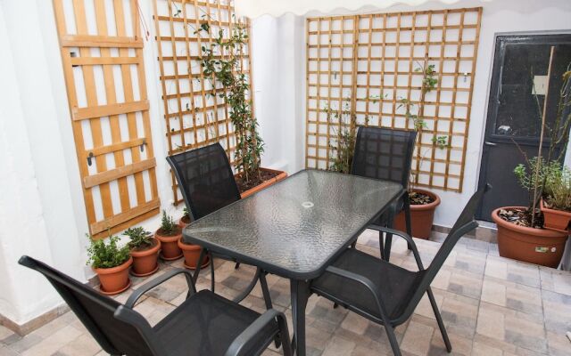Beautiful new apartment in Petralona