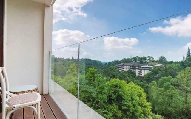 Bai Yu Ting Shan Zhu Hotel