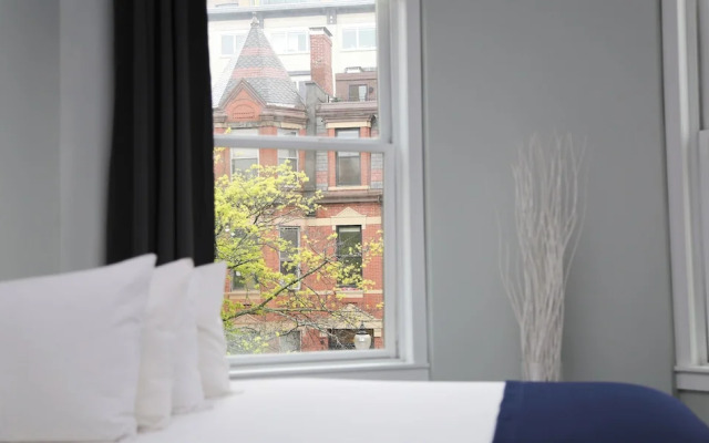 Maverick Suites at 245 Newbury St