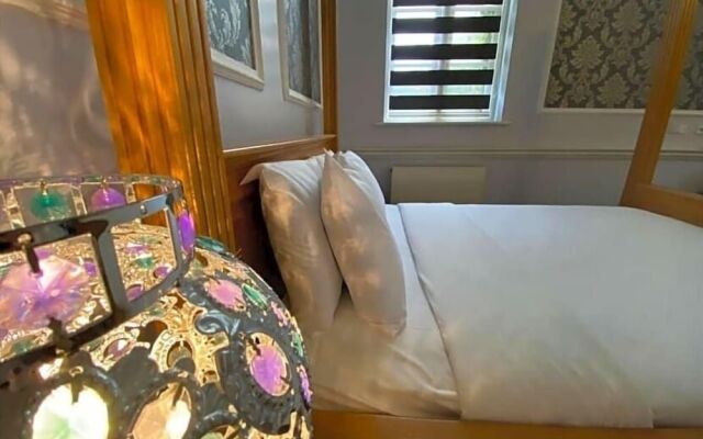 SK Baylis house hotel