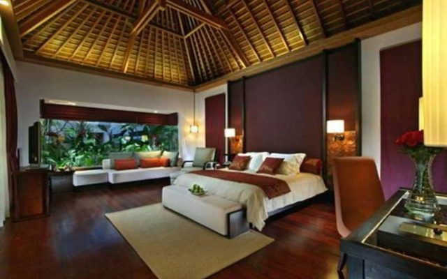 The Royal Santrian Serenity Villas By The Sea
