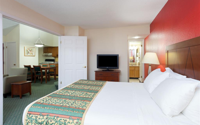 Hawthorn Suites by Wyndham Dearborn/Detroit