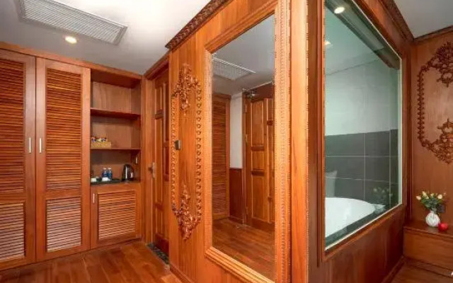 Monalisa Luxury Hotel