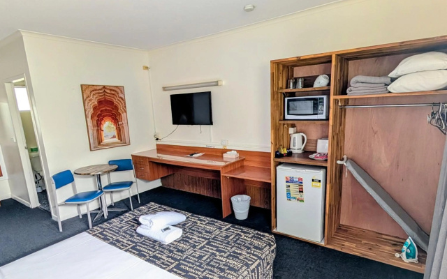 Hampton Villa Motel – Guest Rooms – Rockhampton