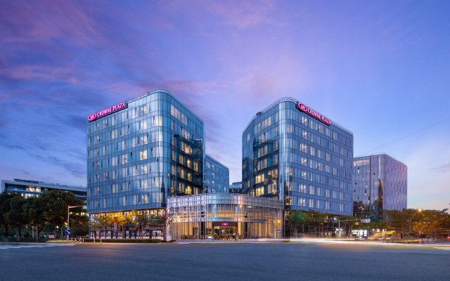 Crowne Plaza Shanghai Hongqiao, an IHG Hotel