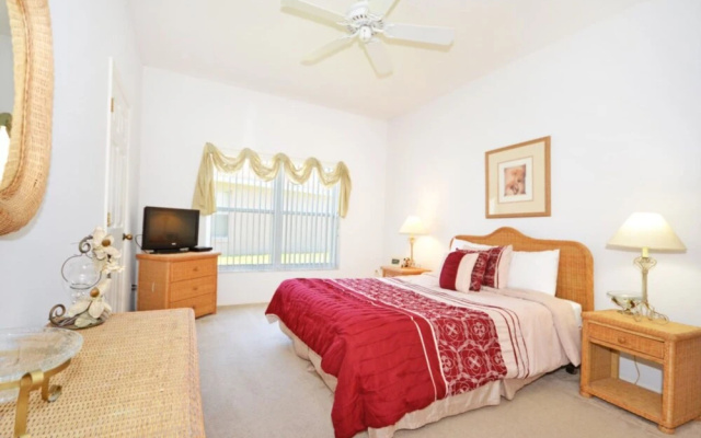 Hampton Lakes 215840