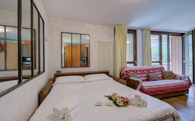 La Marmotta Campo Smith on the Ski Slopes