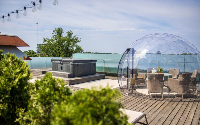 Mana Suites & Sea