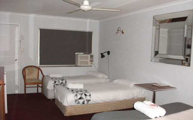 Beerwah Glasshouse Mountains Motel