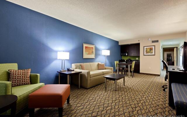 Holiday Inn Hotel & Suites Atlanta Airport-North, an IHG Hotel