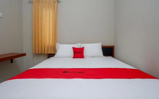 RedDoorz near Kampus UMP Purwokerto 2