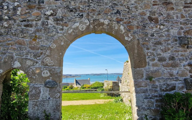 Charming Breton Holiday Home Right by the sea