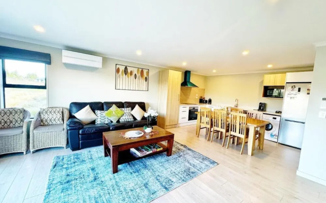 April Three Bedroom Apartment – Guest Rooms – Lake Tekapo
