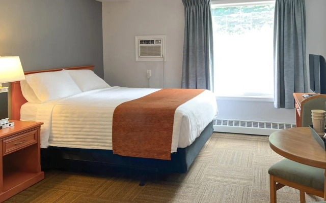 Coast Hinton Hotel