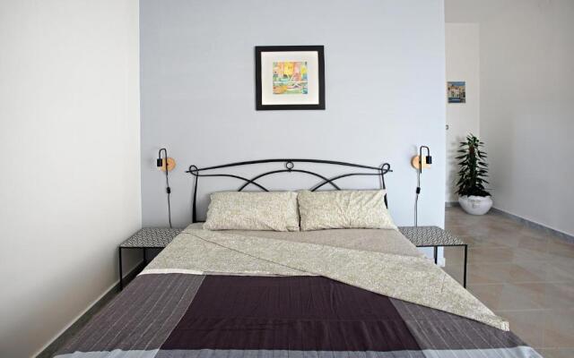 Ciraccio Apartments