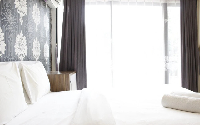 Minimalist Studio Room @ Beverly Dago Apartment