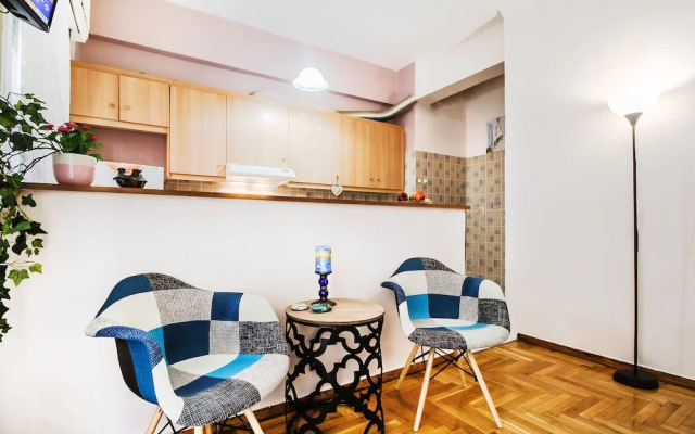 Elegant and renovated flat in Dafni