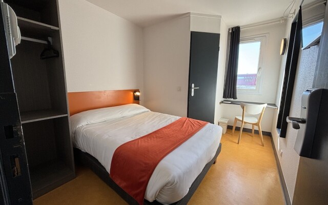 Hôtel Face West Le Pontet