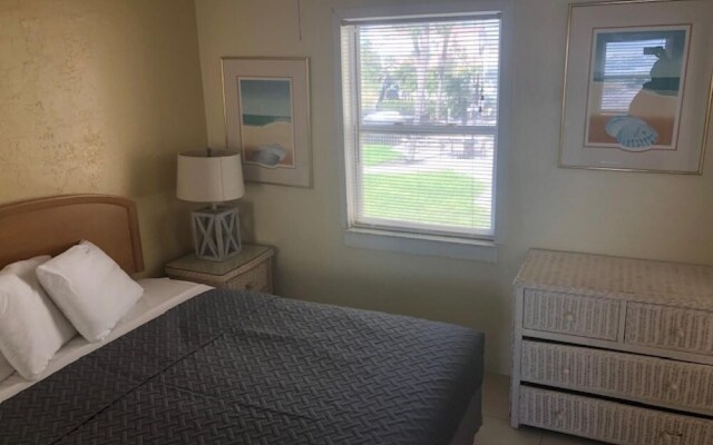 Misty Isles Redington Beachfront Suite 4