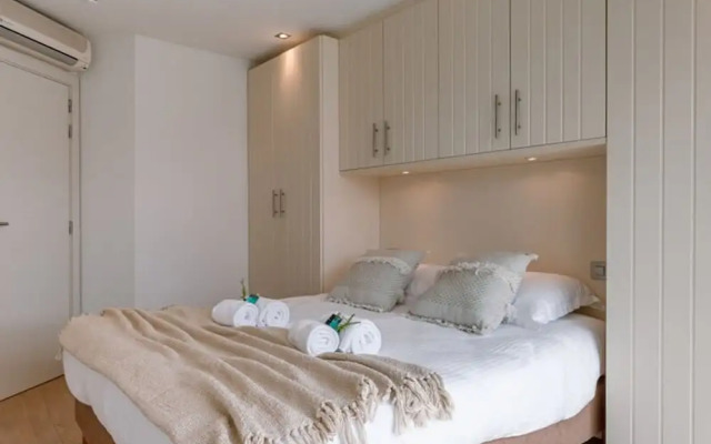 Lovely and Spacious Apartment on top Location