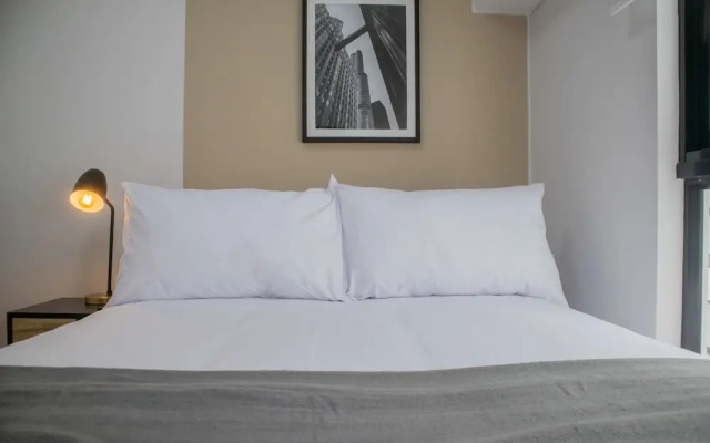 w Elegant 2BR w Distinctive Deco in Miraflores