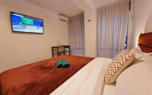 EFONLINE STUDIOS ON THE BEACH cm