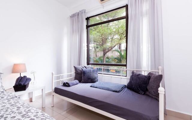 Chic Family Home Near Mont Kiara