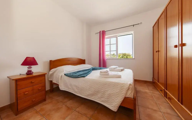 L 02 - Bedroom 2 Western Mos Guesthouse
