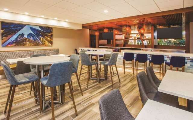 La Quinta Inn & Suites by Wyndham Chicago Downtown