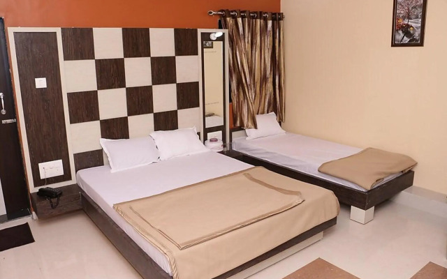 Golden Paying Guest House