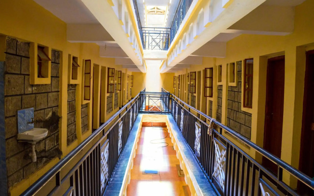 Saboti Hotel