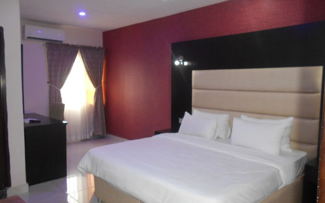 Exquisite Homes2 Hotel & Lounge