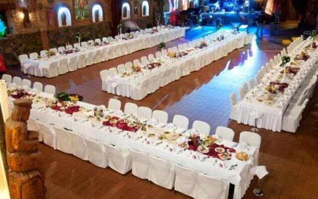 Hotel Trylogia