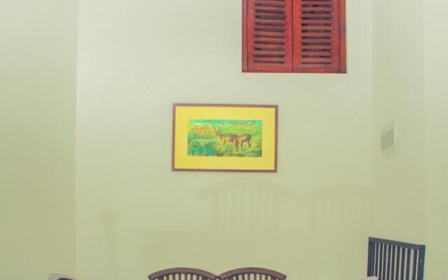 Airport D Villa