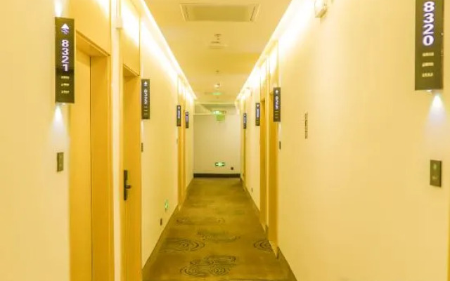 GreenTree Inn Express Hotel (Beijing Shunyi Shimen Subway Station)