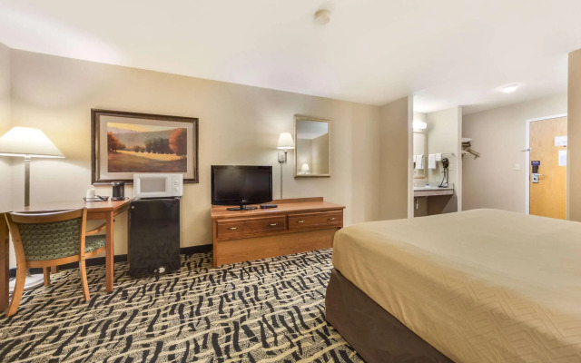 Super 8 by Wyndham Cozad